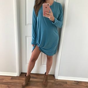 NWOT front knot/twist dress @mrsalliexo